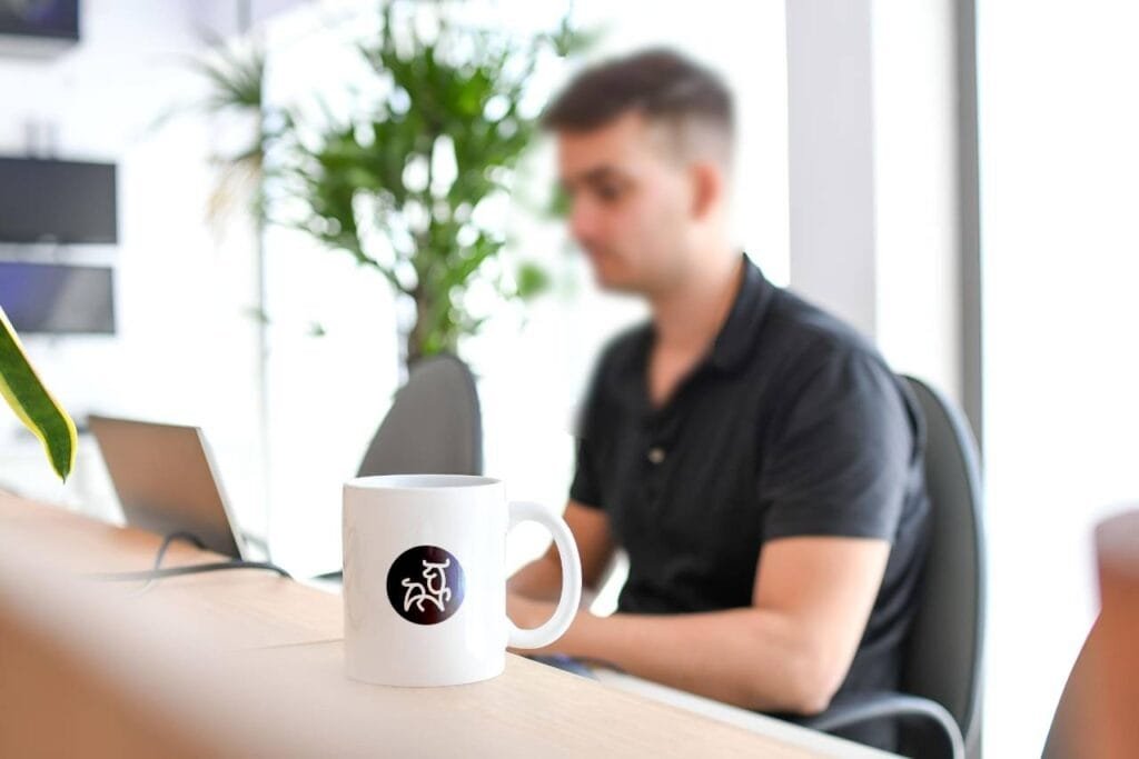freelancer vs marketing agency Unagui